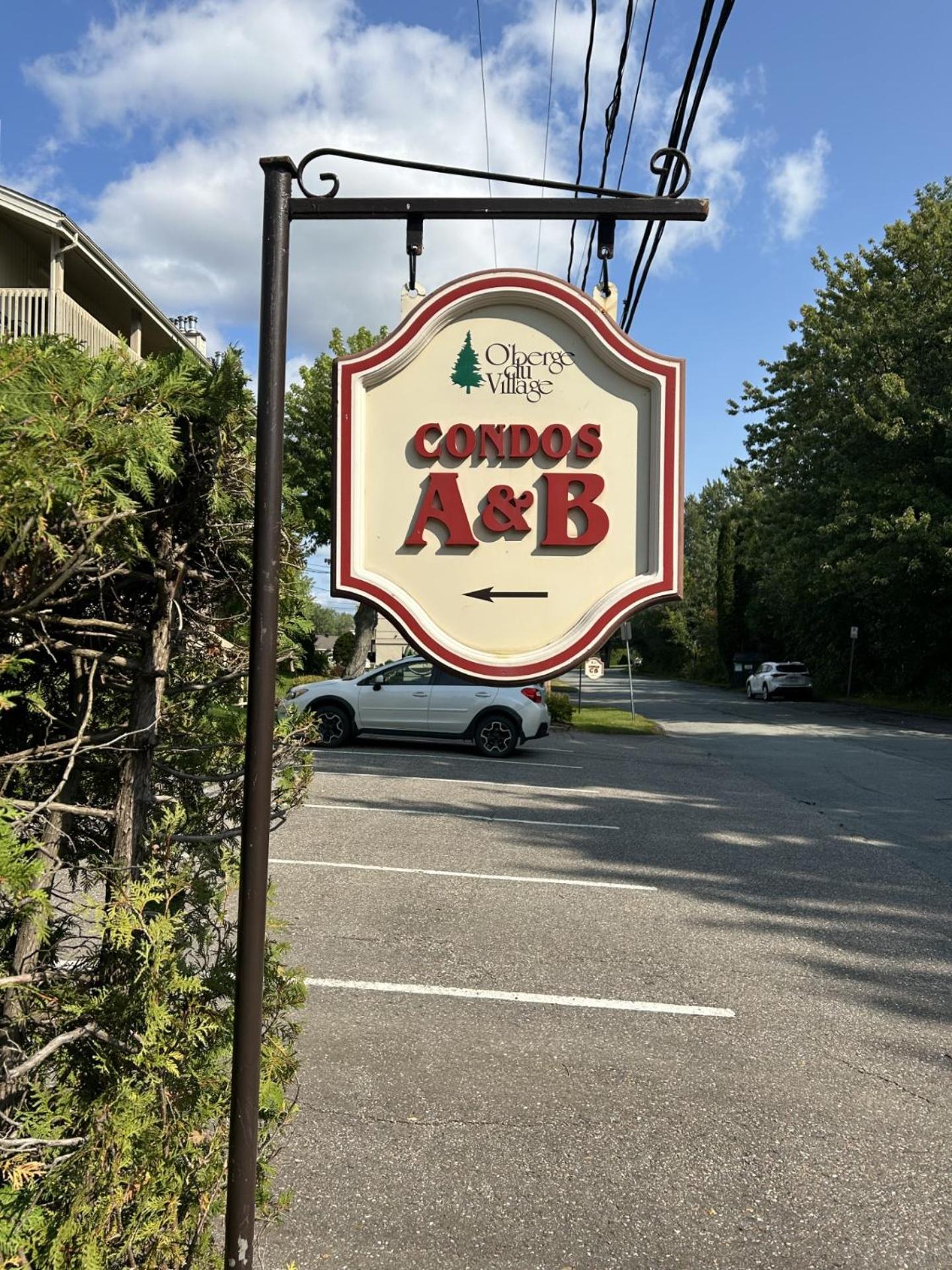 Au P'Tit Cocon Sur Le Lac Magog Exterior photo