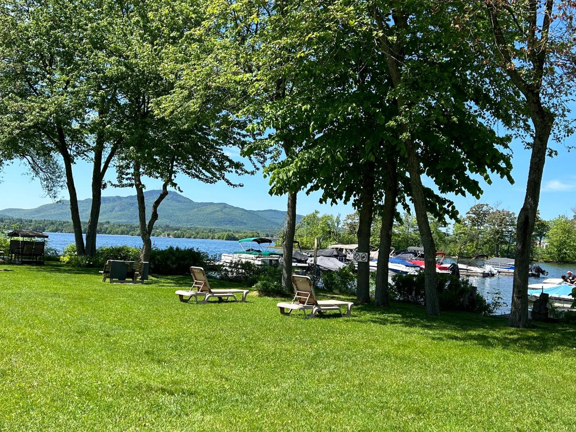 Au P'Tit Cocon Sur Le Lac Magog Exterior photo